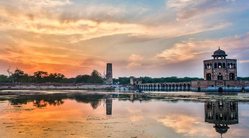 Hiran Minar cover