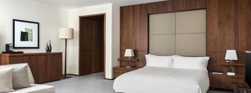 Hotel Pearl Inn cover