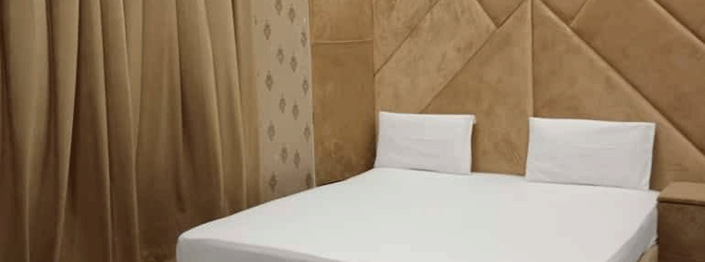 Hotel Sareena Residence cover