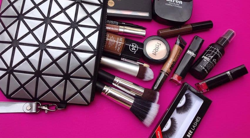 Make Up Corner cover