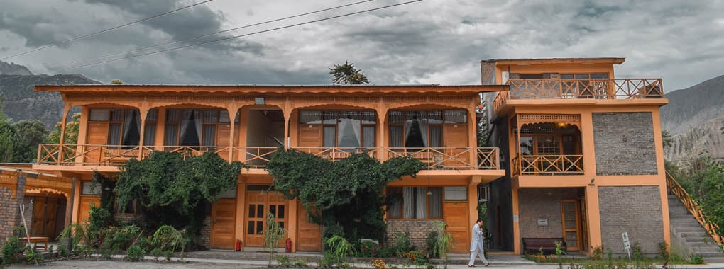 Roomy Signature Hotel cover photo