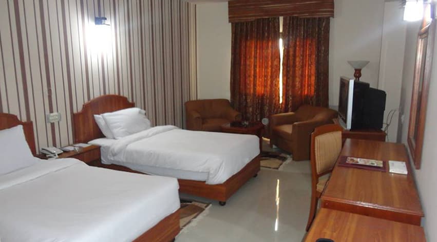 Sarawan Hotel cover