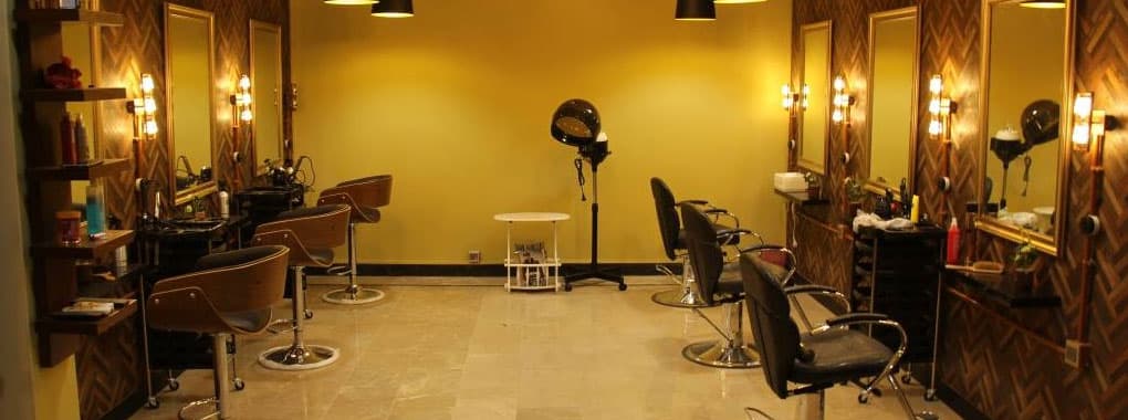 Zayn Uppal's Spa & Make-up cover